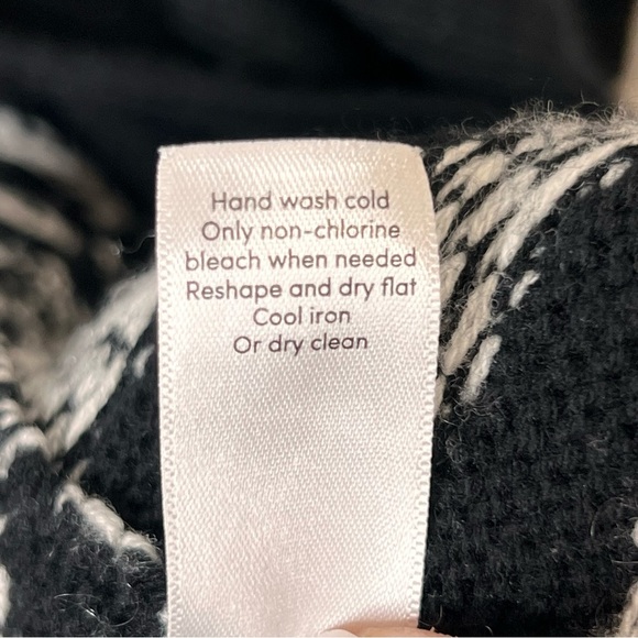 Athleta Wool Cashmere Panorama Point Sweater Wrap Womens Size XL Black - Picture 7 of 16